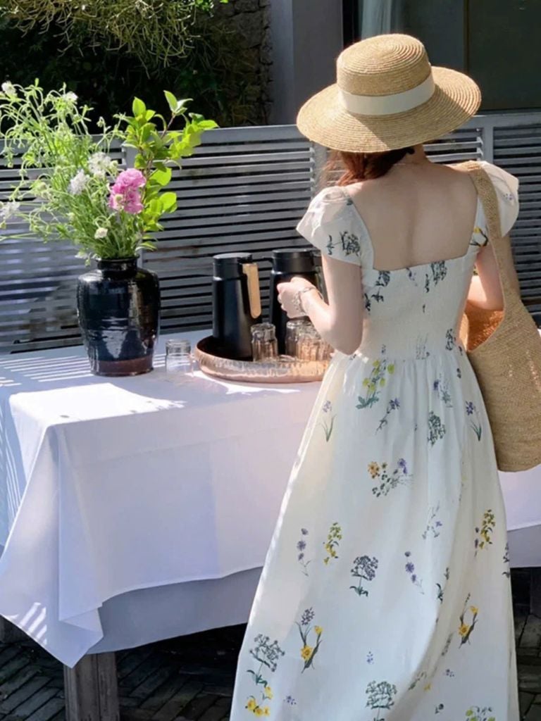 KS0535-Đầm hoa cổ vuông Kem
