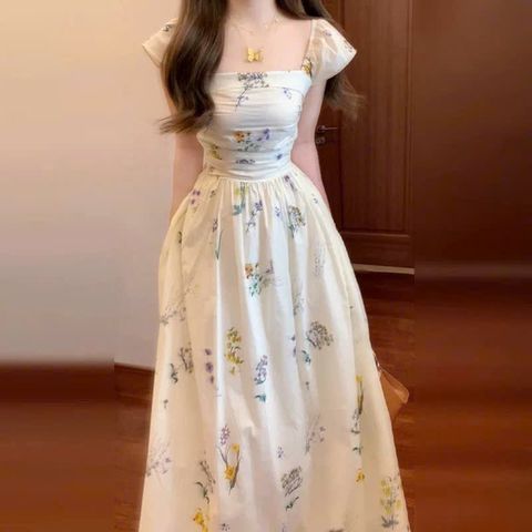 KS0535-Đầm hoa cổ vuông Kem