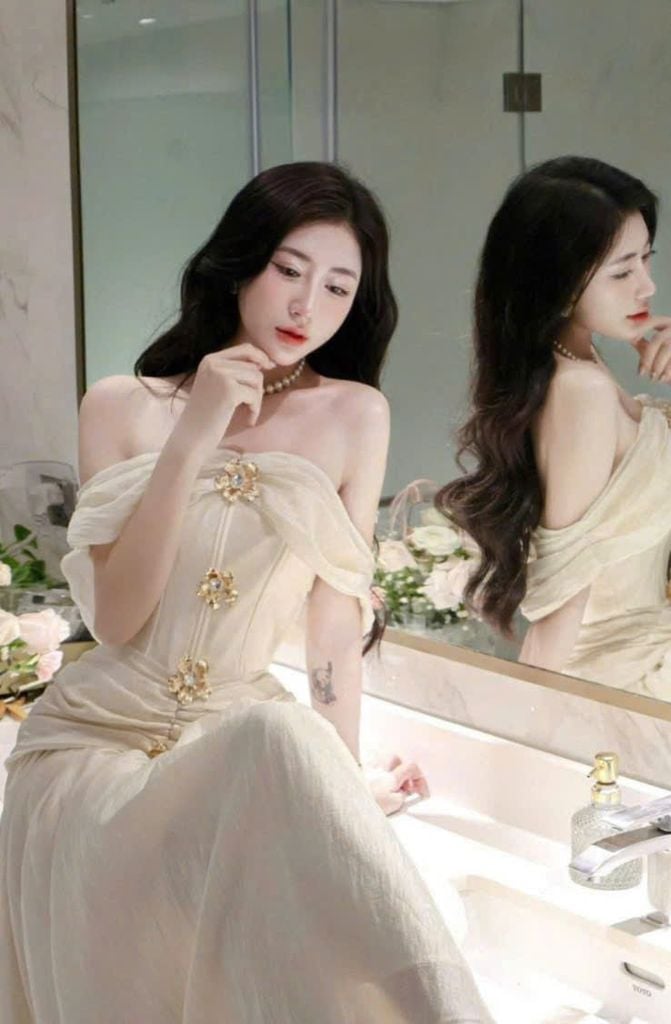VGU9918 ĐẦM TK BẸT VAI TAG HOA (KEM)