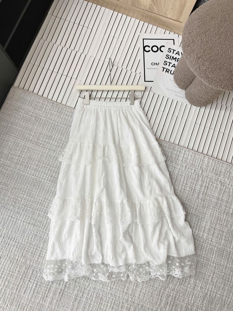 LEN2230 CHÂN VÁY REN 3T THÊU HOA