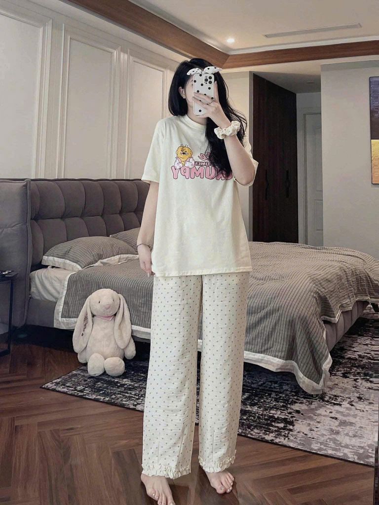 TQ4118-Set áo thun in chữ, quần dài chấm bi +dây cột tóc