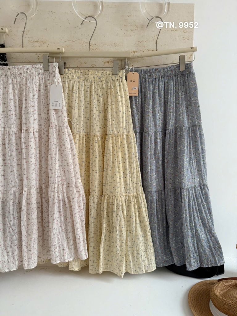 LEN2327 CHÂN VÁY HOA TẦNG QC (VÀNG)
