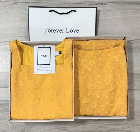 VGU0013-Set áo cổ vuông, CV dài Vàng