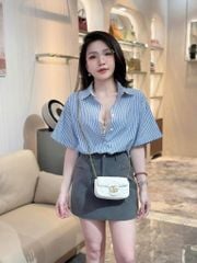 TQ4130-Set áo sơ mi sọc xanh, CV ngắn thêu chữ Xám (2 món)