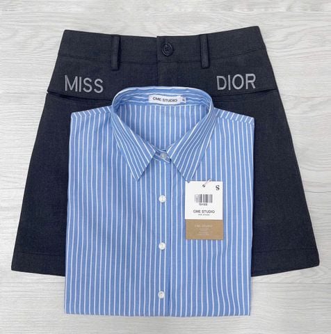 TQ4130-Set áo sơ mi sọc xanh, CV ngắn thêu chữ Xám (2 món)
