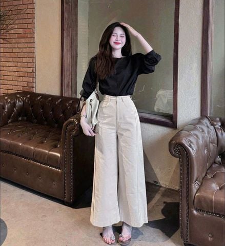 KS0567-Set áo kiểu vai đính nút, quần kaki Kem (áo đen)