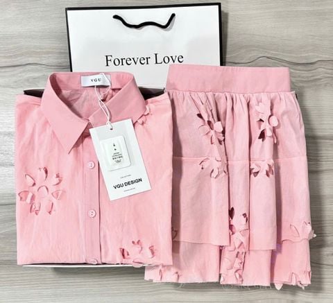 VGU0070 SET HỒNG ÁO SƠ MI VÀ CHÂN VÁY XÒE