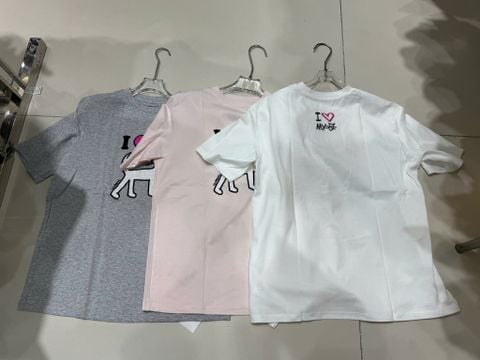 QCC2373-Áo thun in mèo sau cổ thêu chữ Trắng