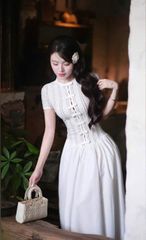 VGU0095 - ĐẦM TRẮNG ĐÍNH NƠ