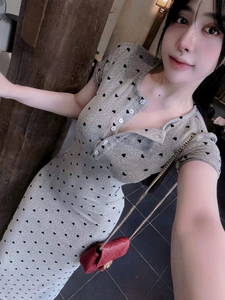 TQ4166 - Đầm dài phối nút họa tiết tim Đen