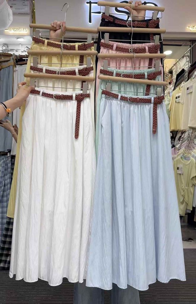 LEN2684 CHÂN VÁY VÂN QC + NỊT DA (TRẮNG)