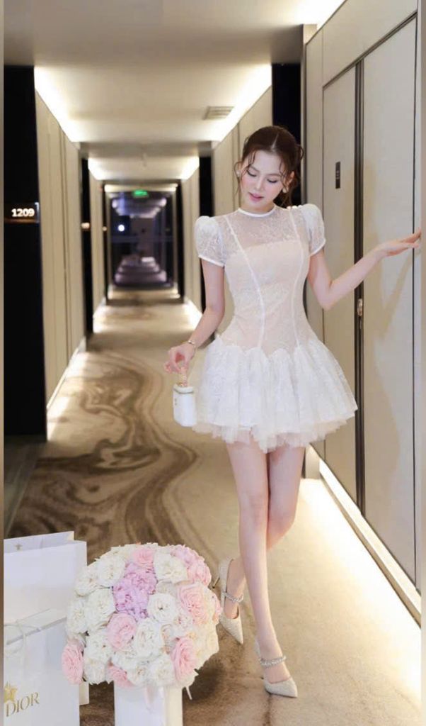 VRA0582 ĐẦM REN TK TAY DÁNG NGẮN CAO CẤP