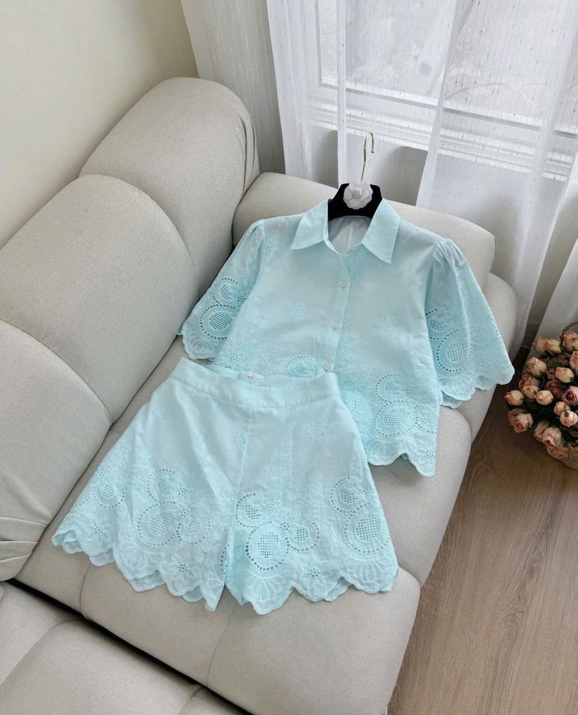VGU0132-Set hoa thêu CC áo +quần short viền lazer Xanh
