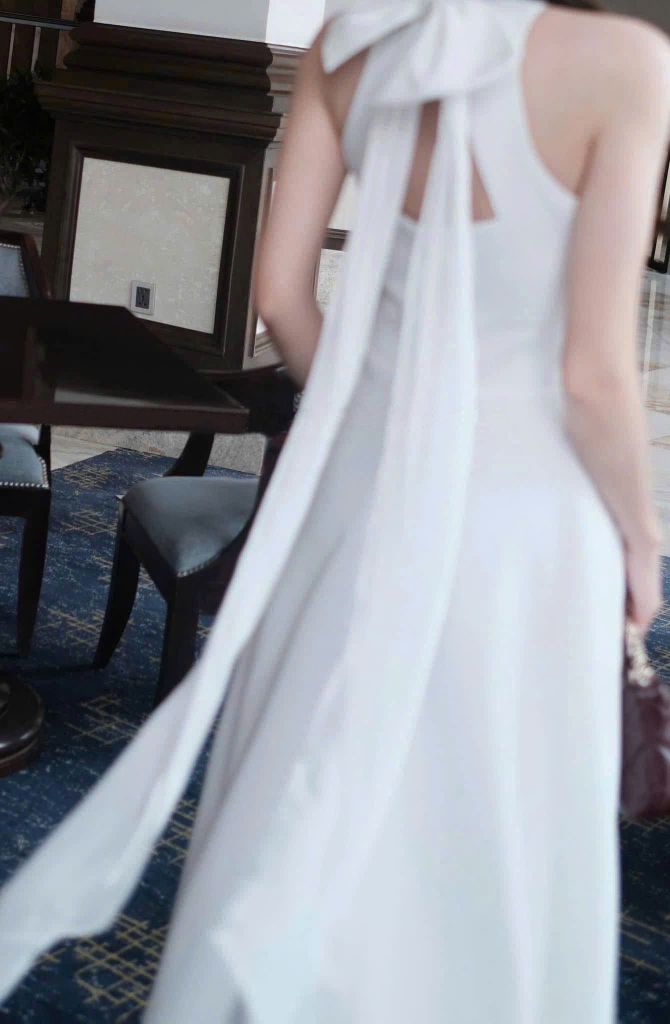 TQ1788-Đầm dài viền cổ đính đá CC Trắng