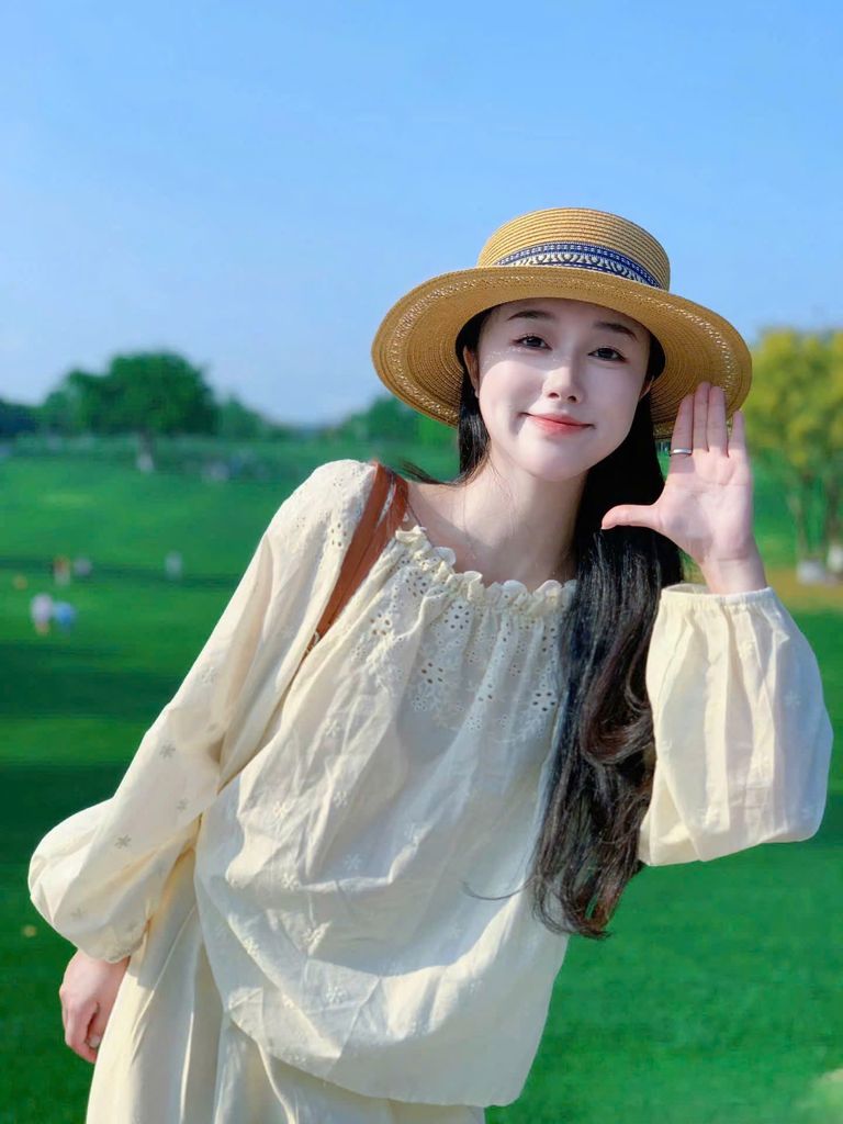 VRA0597-Set áo thêu nhúng bèo cổ, quần suông CC