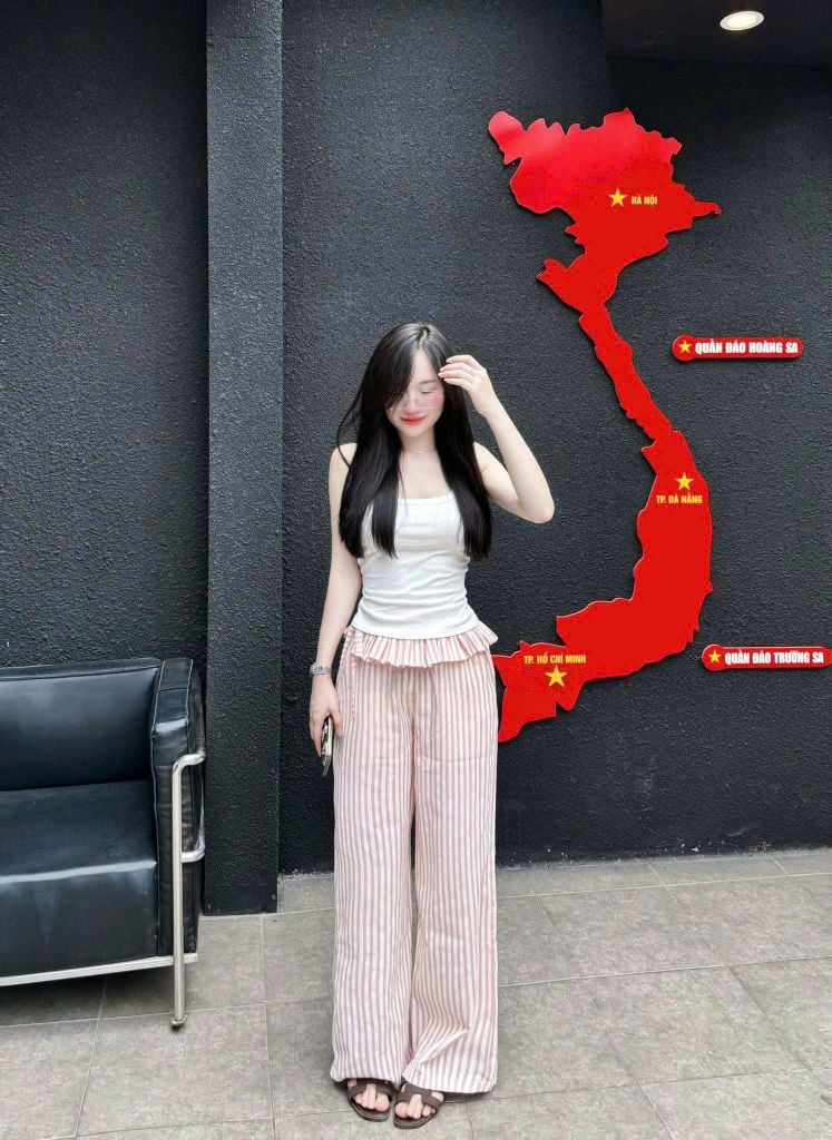 KS0694 - SET ÁO 2 DÂY TRẮNG + QUẦN SỌC HỒNG