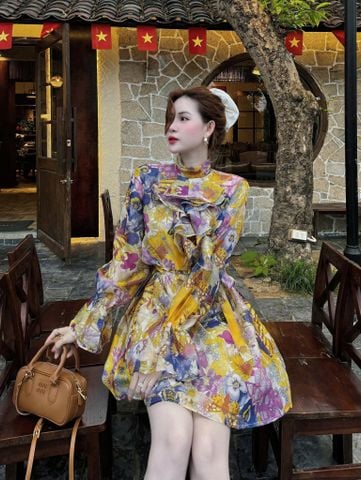VGU9017- Đầm hoa suông tay loe, ngực phối bèo
