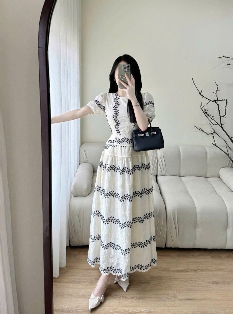 TQ1793-Đầm TK thêu hoa CC Kem