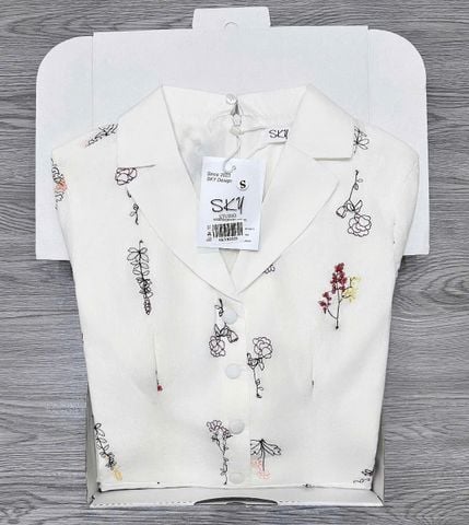 SKY8255 ĐẦM TRẮNG NÚT BỌC THÊU HOA