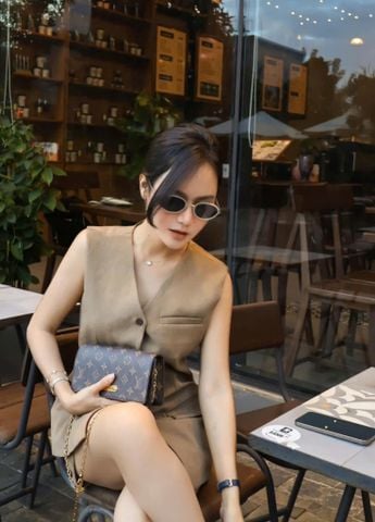 TB8282-Set áo kiểu Vest phối nắp túi, quần short Tím