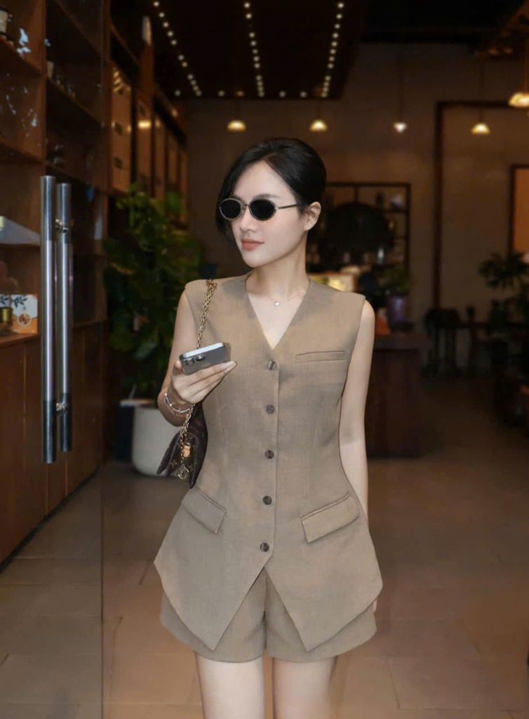 TB8282-Set áo kiểu Vest phối nắp túi, quần short Tím