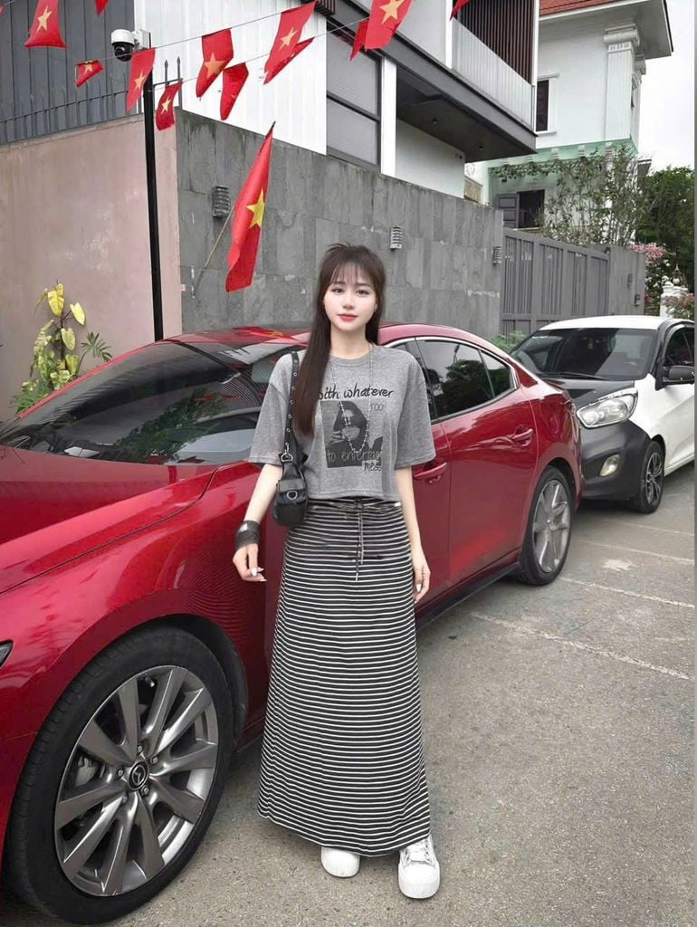 VGU0279-Set áo thun in hình, CV dài sọc Xám