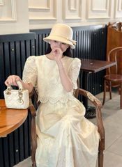 KS0738-Set kate thêu hoa lỗ, áo+CV dài phối nút Kem