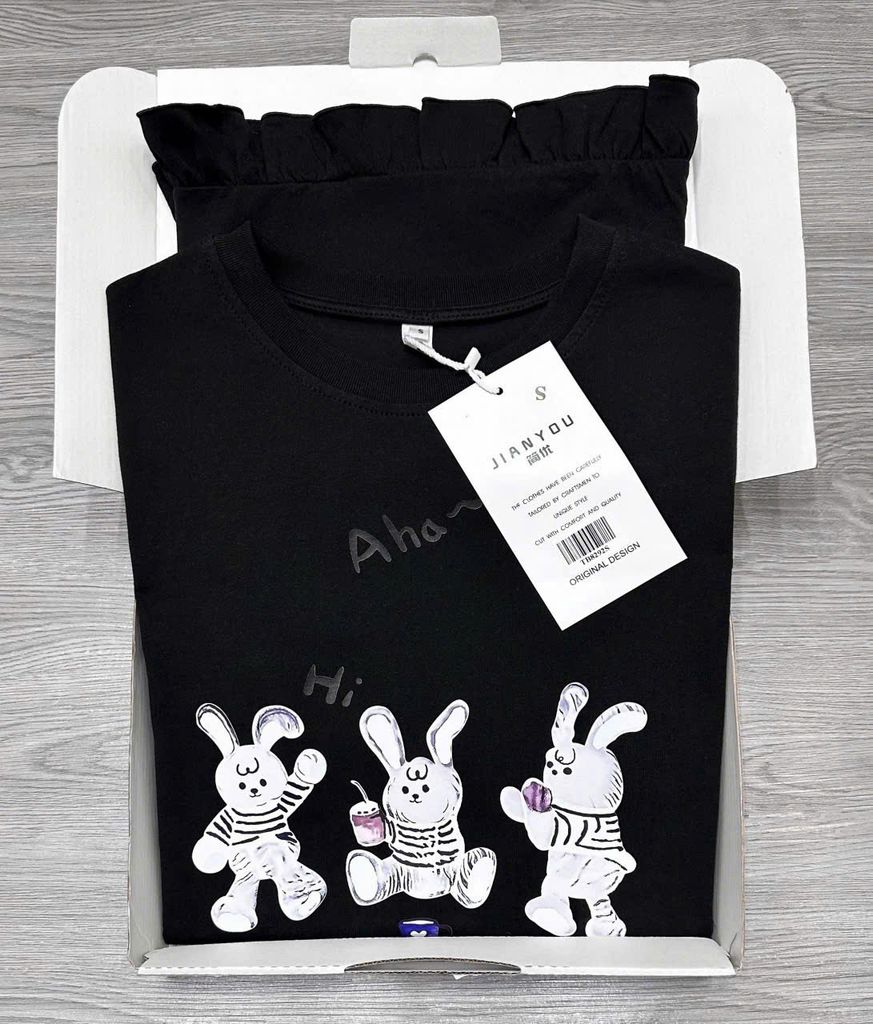 TB8292-Set áo thun in thỏ, quần short viền bèo Đen