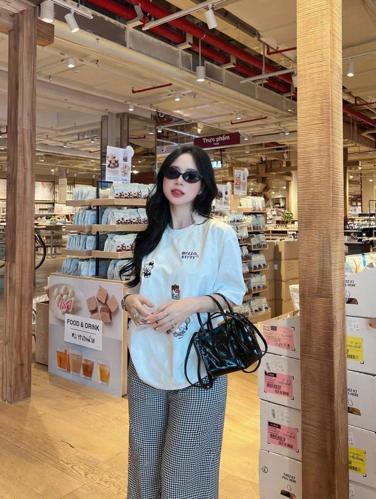 TQ4275-Set áo thun trắng in hình, quần caro nhí nhúng bèo
