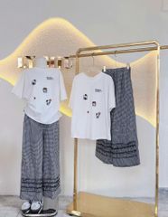 TQ4275-Set áo thun trắng in hình, quần caro nhí nhúng bèo