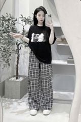 TB8311-Set áo thun trắng đính cún nổi, quần dài caro