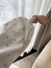 TB8320-Set caro nhí in hoa, áo nút ngọc+quần short