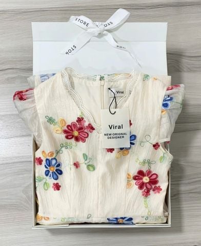 VRA0632-Đầm tơ thêu hoa CC cổ viền ren Kem