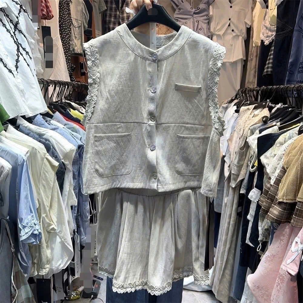 VGU0402-Set áo sát nách + quần short phối viền ren Kem