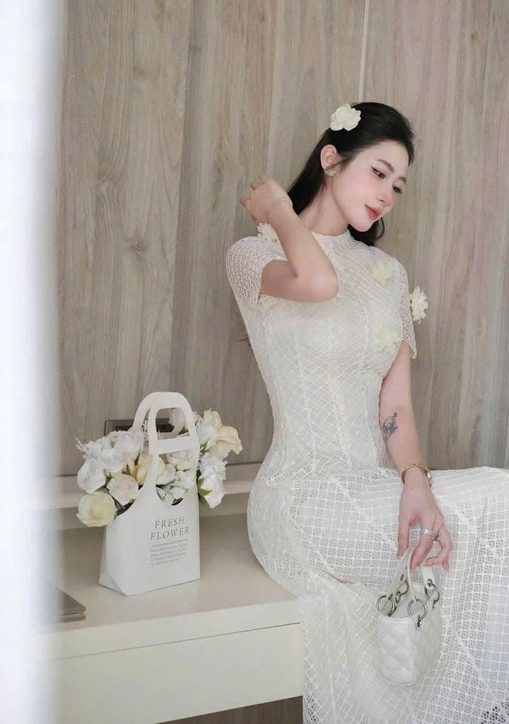 VRA0638-Đầm ren body đính hoa CC