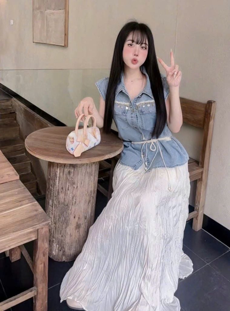 VGU0410-Set áo jean đính charm, CV dài CC Kem + bell
