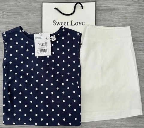 SKY8449-Set áo chấm bi sau lưng phối nút nhúng bèo, quần short Kem
