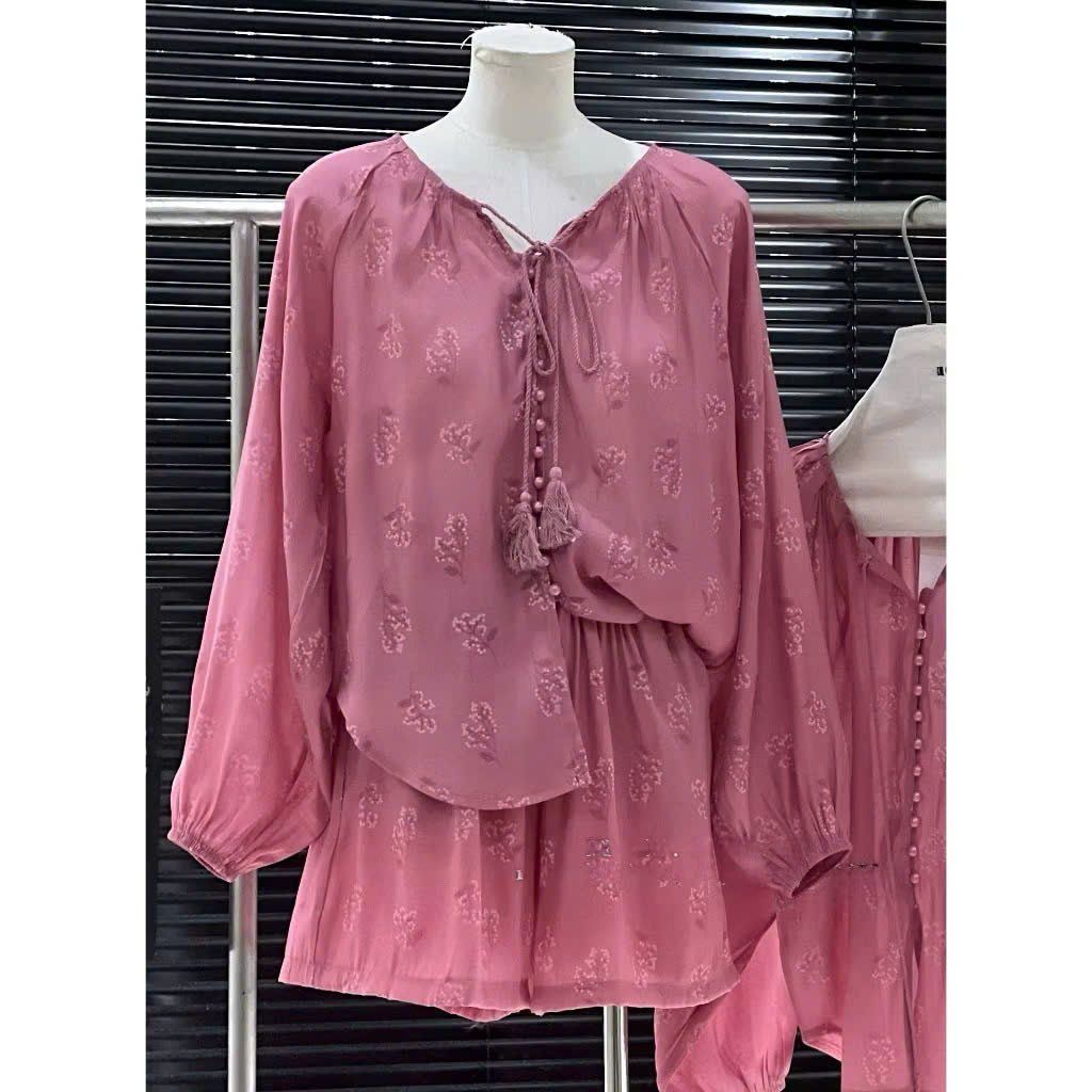 TB8383-Set áo tay dài, quần short họa tiết hoa Hồng