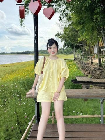 TQ4324-Set áo tay phồng, quần short Vàng