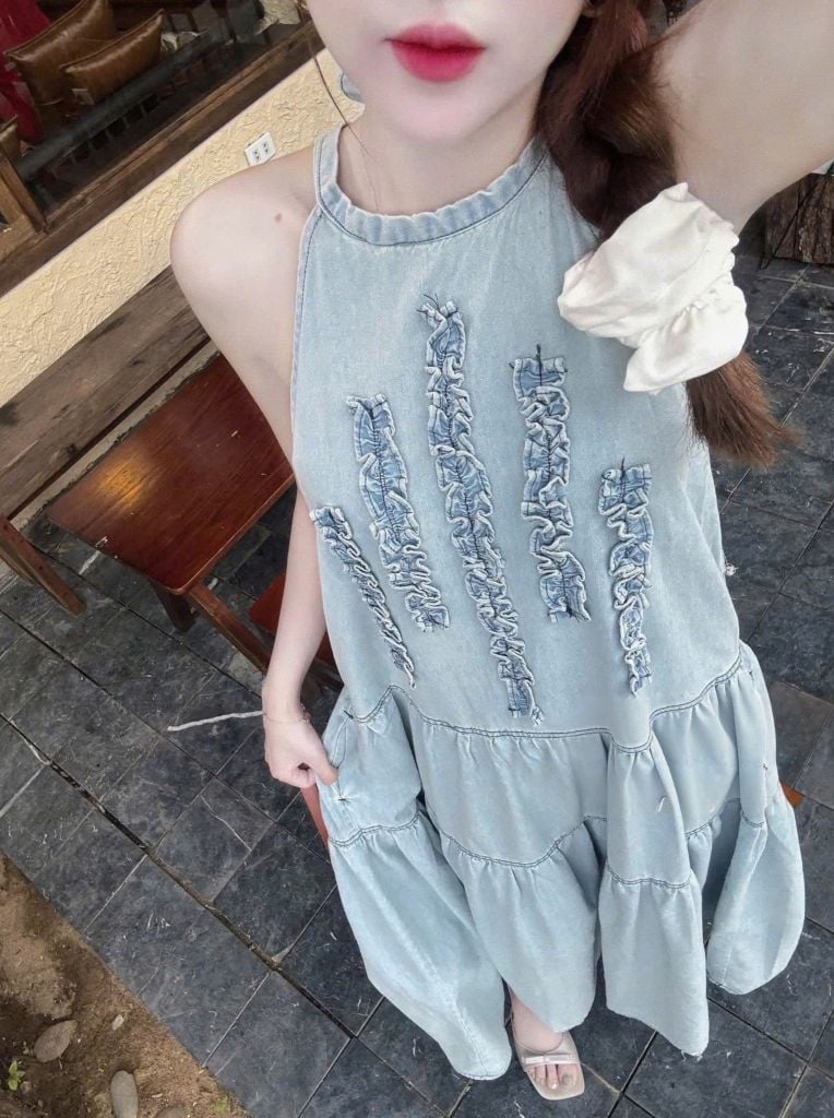 VGU0467-Đầm Jean suông cổ yếm ngực bèo X.Nhạt