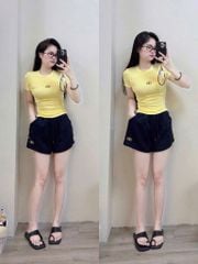 KS0913-Set áo thun body thêu alo Vàng, quần short phối viền sọc Xanh Than