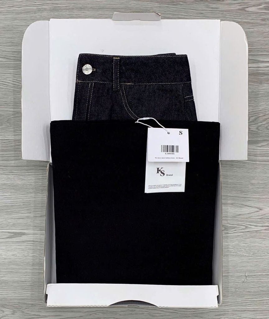 KS0898-Set áo bệt vai, quần short Jean (áo đen)