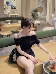 KS0898-Set áo bệt vai, quần short Jean (áo đen)