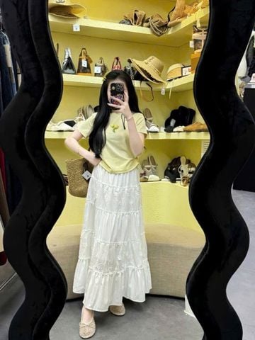 KS0910-Set áo thun đính hoa, CV tầng thêu CC Trắng (áo vàng)