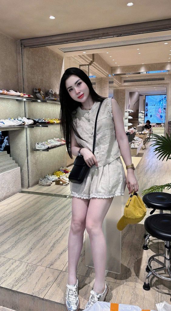 VGU0402-Set áo sát nách + quần short phối viền ren Kem