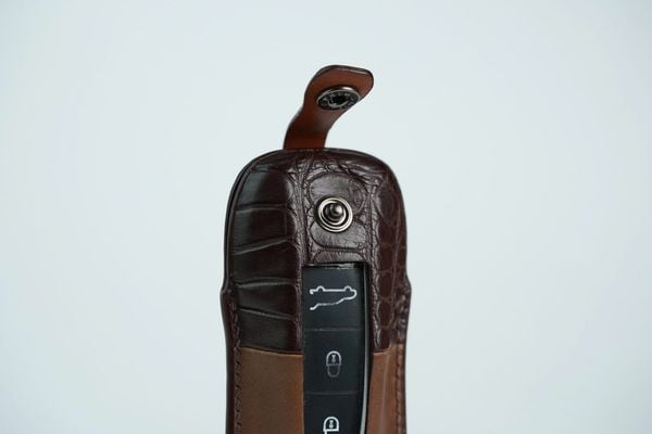  Bao Da Chìa Khóa Porche - Da Horween Shell Cordovan và Da Cá Sấu Alligator. 