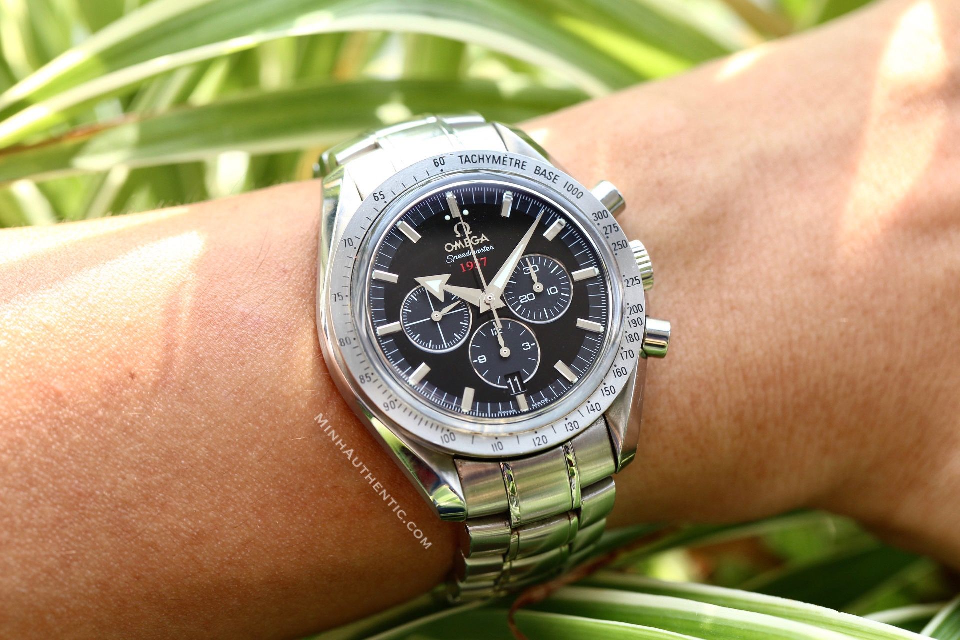 omega speedmaster broad arrow