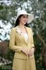 Vest vàng nhạt 1 cúc AV181
