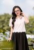 Áo croptop ren trắng cổ thêu SM840