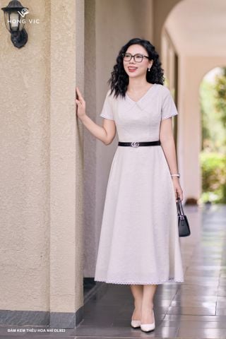 Đầm kem thêu hoa nhí DL953